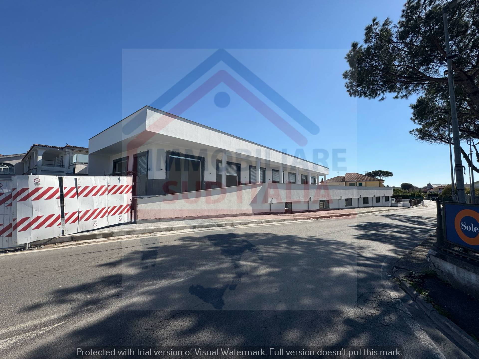 Locale commerciale in affitto a Giugliano in Campania, Varcaturo