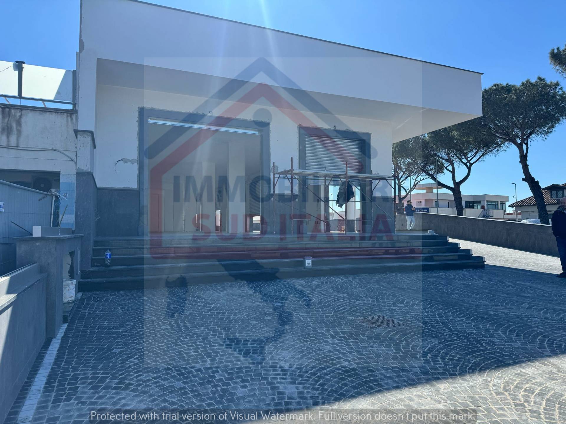 Locale commerciale in affitto a Giugliano in Campania, Varcaturo