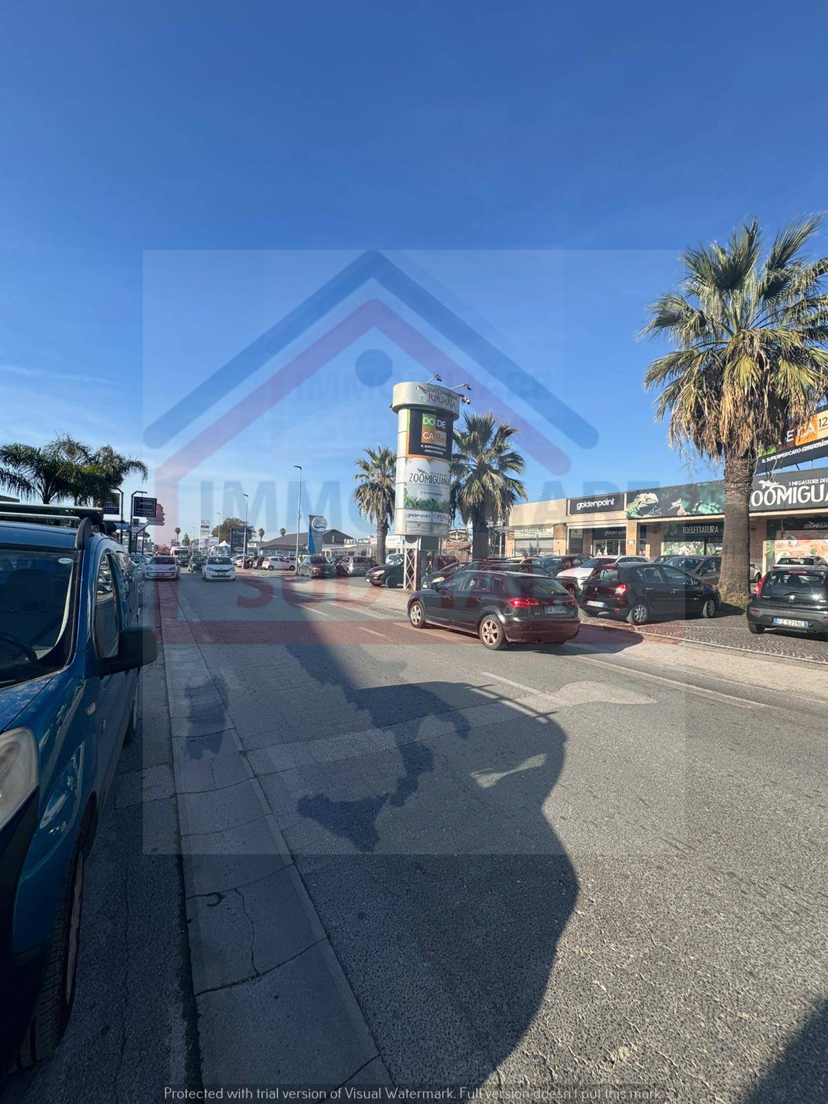 Locale commerciale in vendita a Giugliano in Campania, Varcaturo