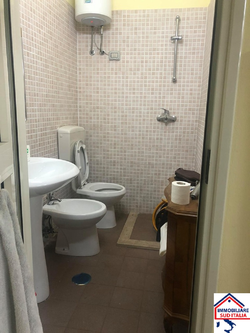 Deposito in vendita a Quarto