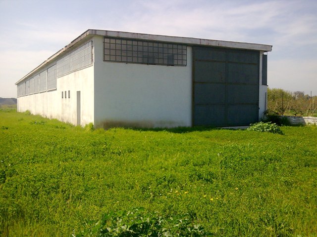 Capannone in vendita a Giugliano in Campania, Varcaturo