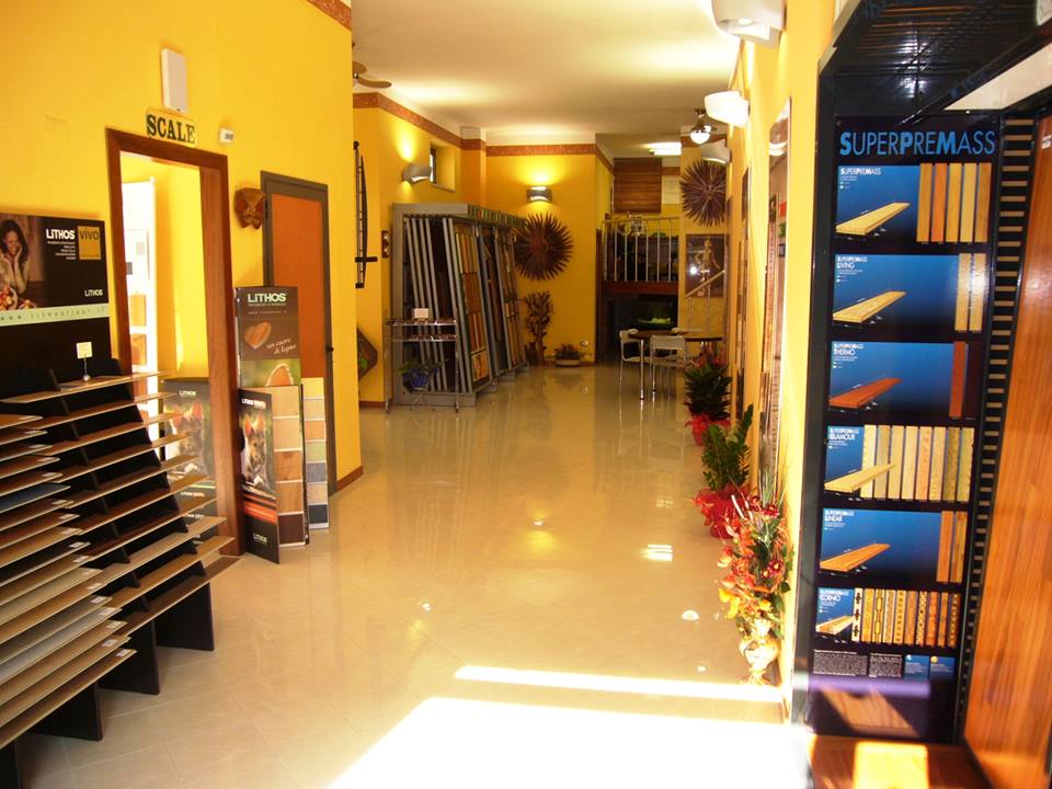 Locale commerciale in vendita a Caserta