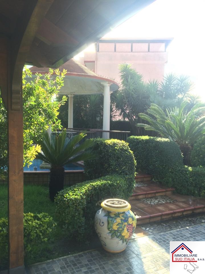 Attivit commerciale in vendita a Giugliano in Campania