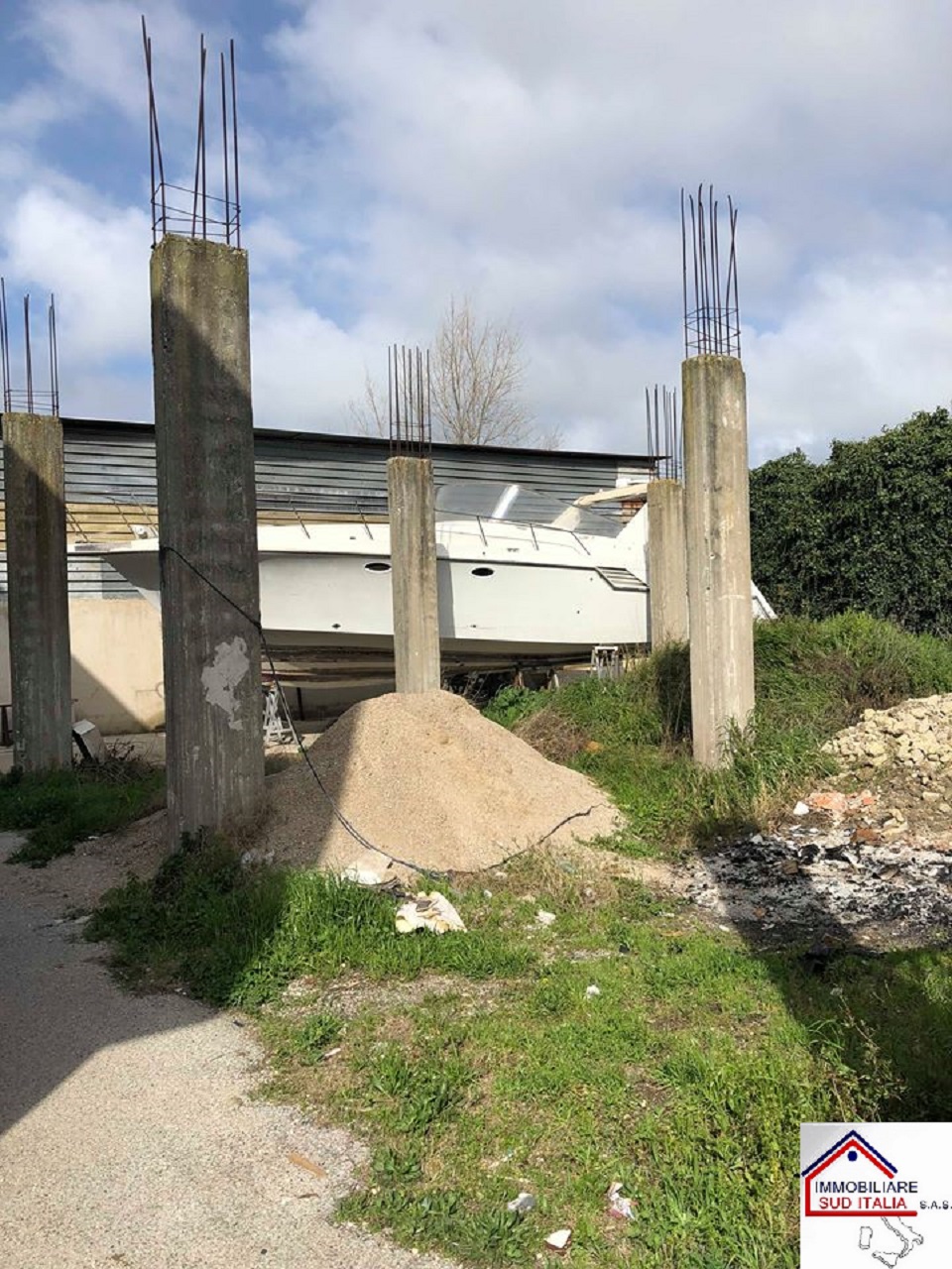 Capannone in vendita a Giugliano in Campania