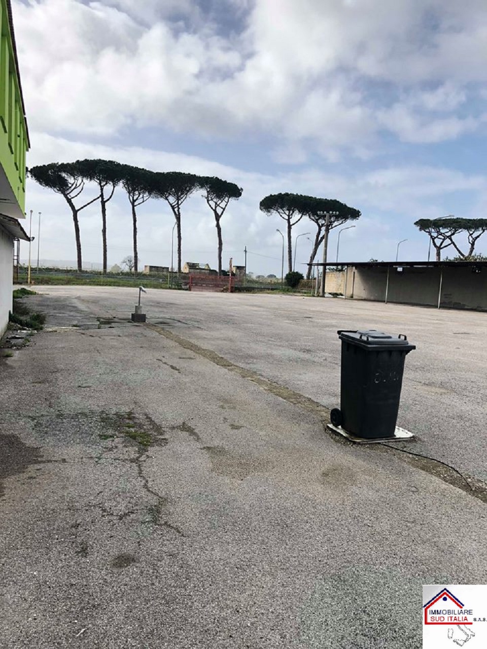 Capannone in vendita a Giugliano in Campania