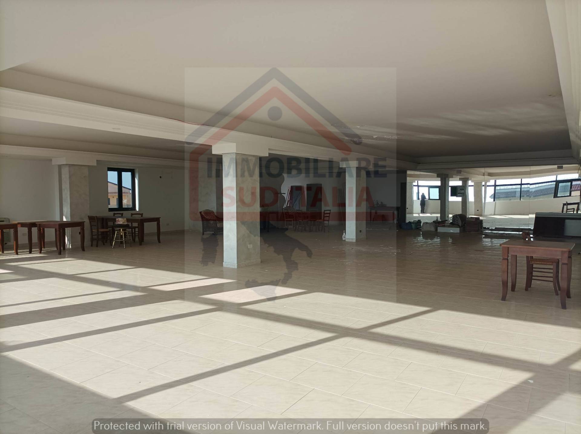 Locale commerciale in affitto a Giugliano in Campania, Licola