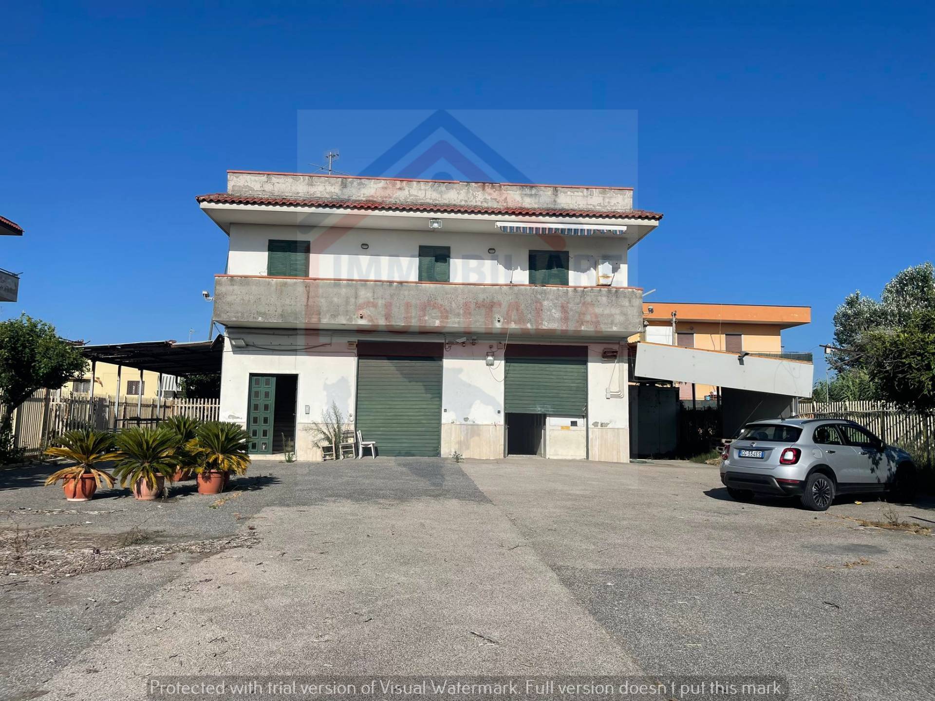 Locale commerciale in vendita a Giugliano in Campania, Licola