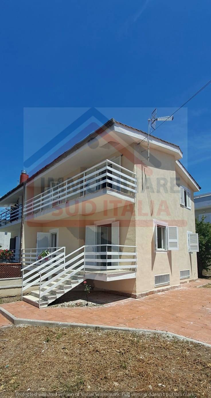 Villa in vendita a Giugliano in Campania, Varcaturo