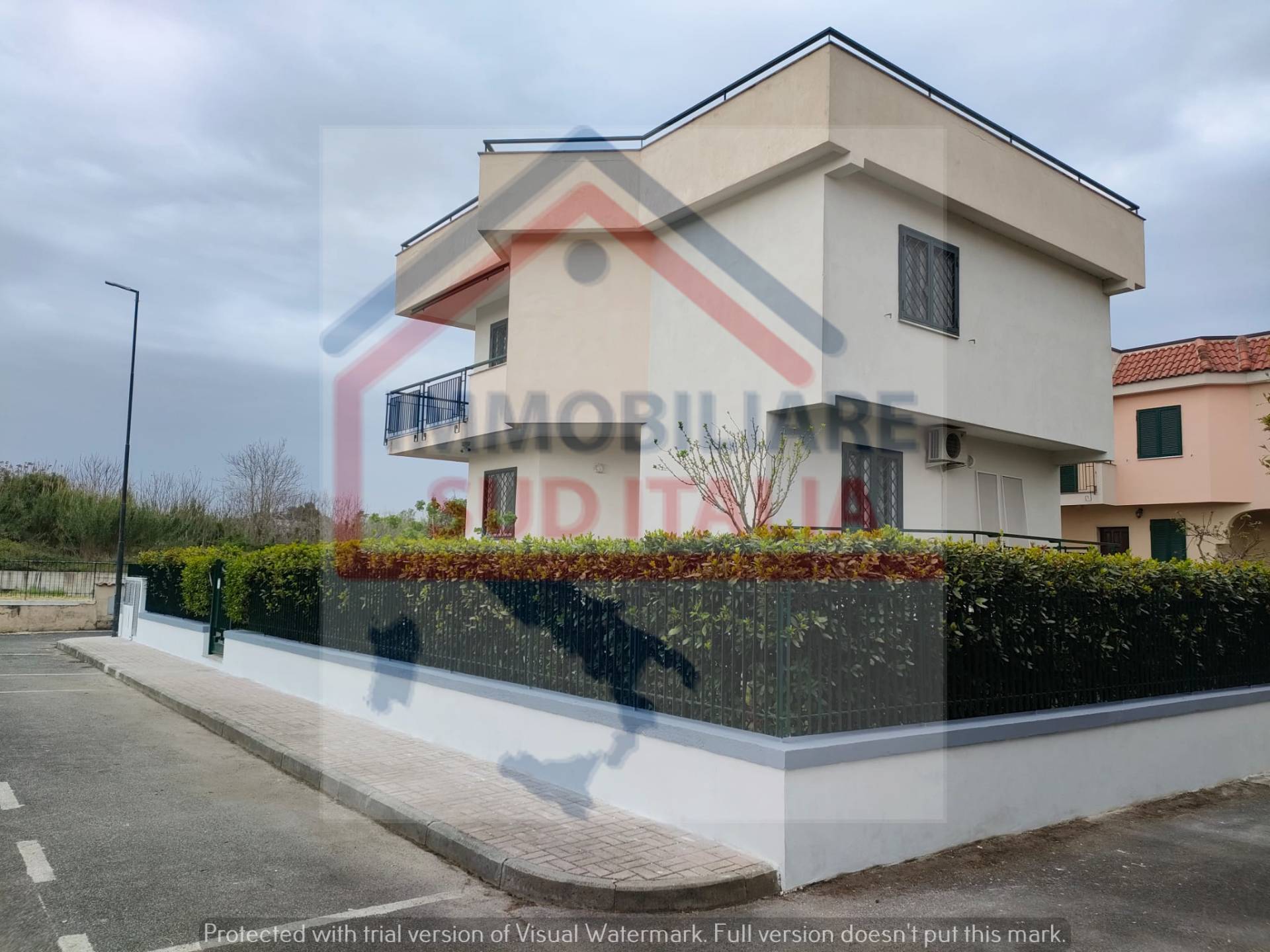 Villa in vendita a Giugliano in Campania, Varcaturo