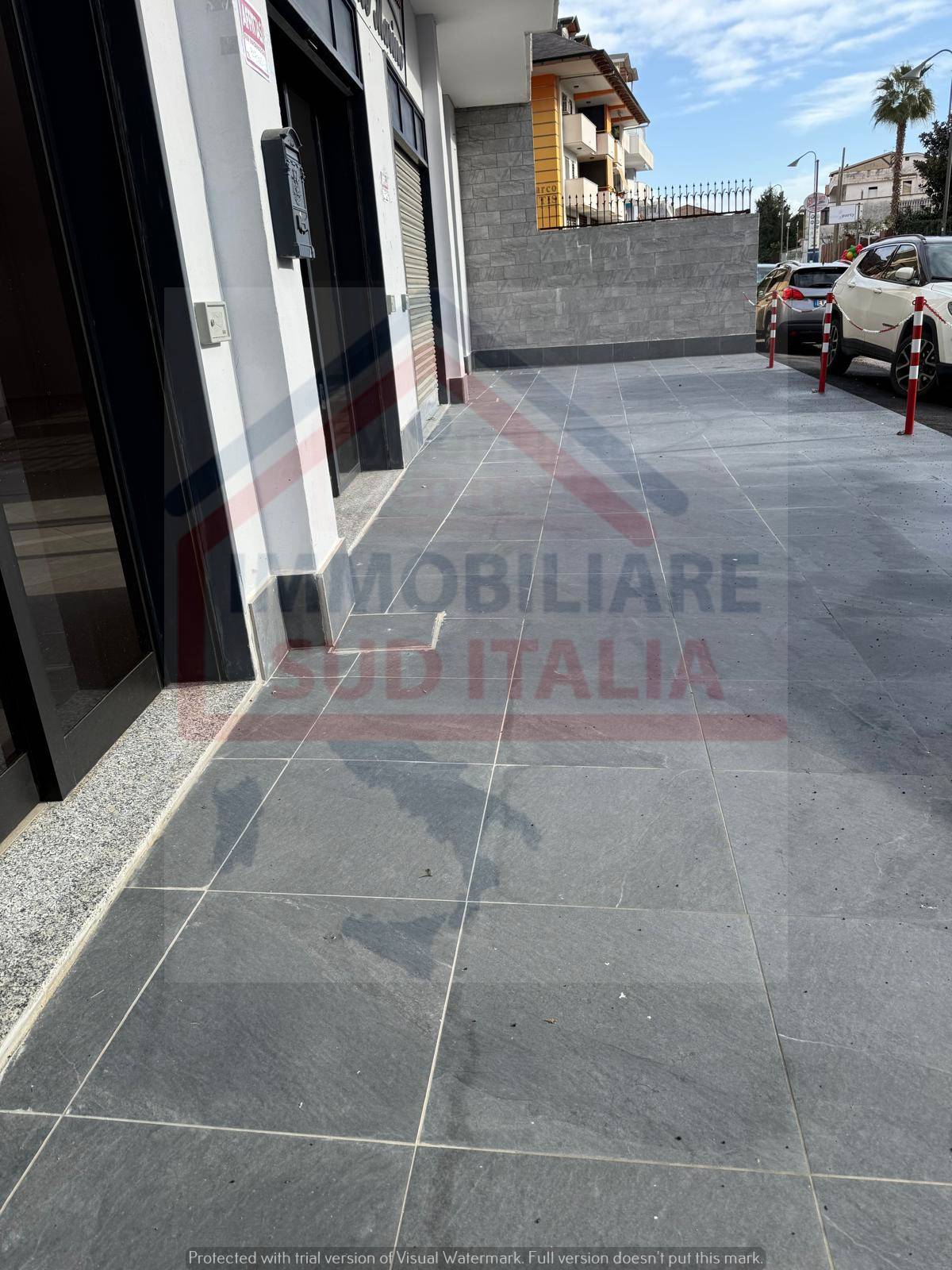 Locale commerciale in affitto a Giugliano in Campania