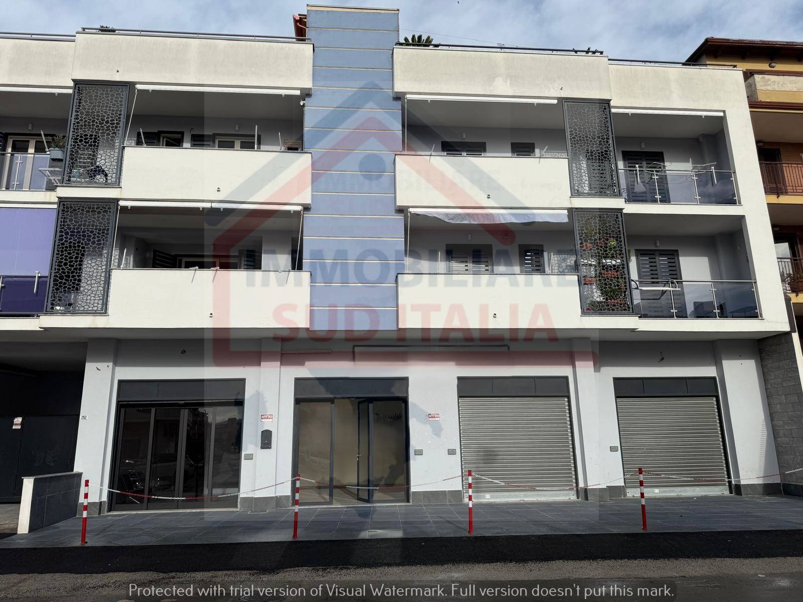 Locale commerciale in affitto a Giugliano in Campania