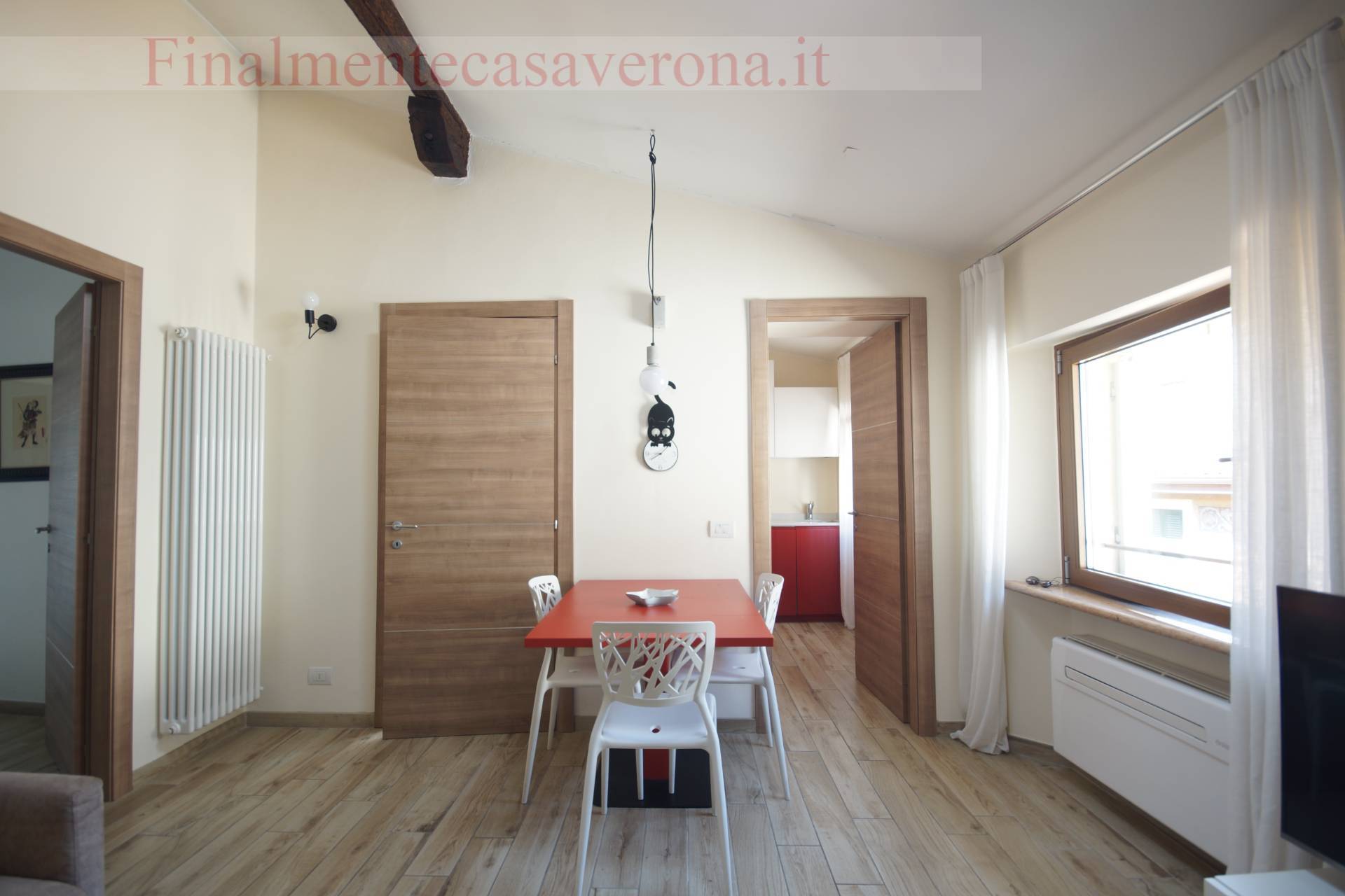 Appartamento in affitto a Verona, Centro storico