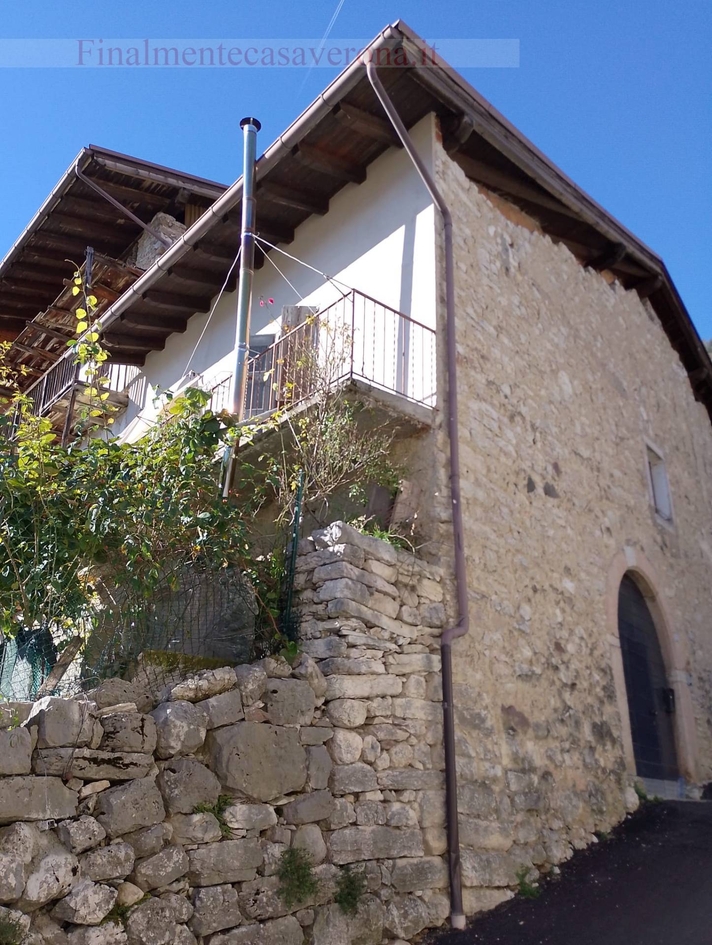 Rustico in vendita a Isera, Patone