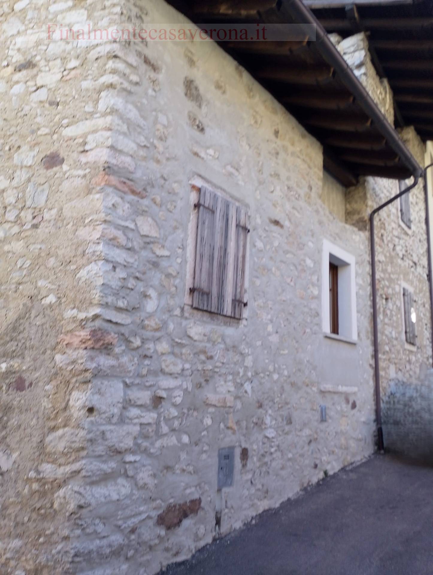 Rustico in vendita a Isera, Patone