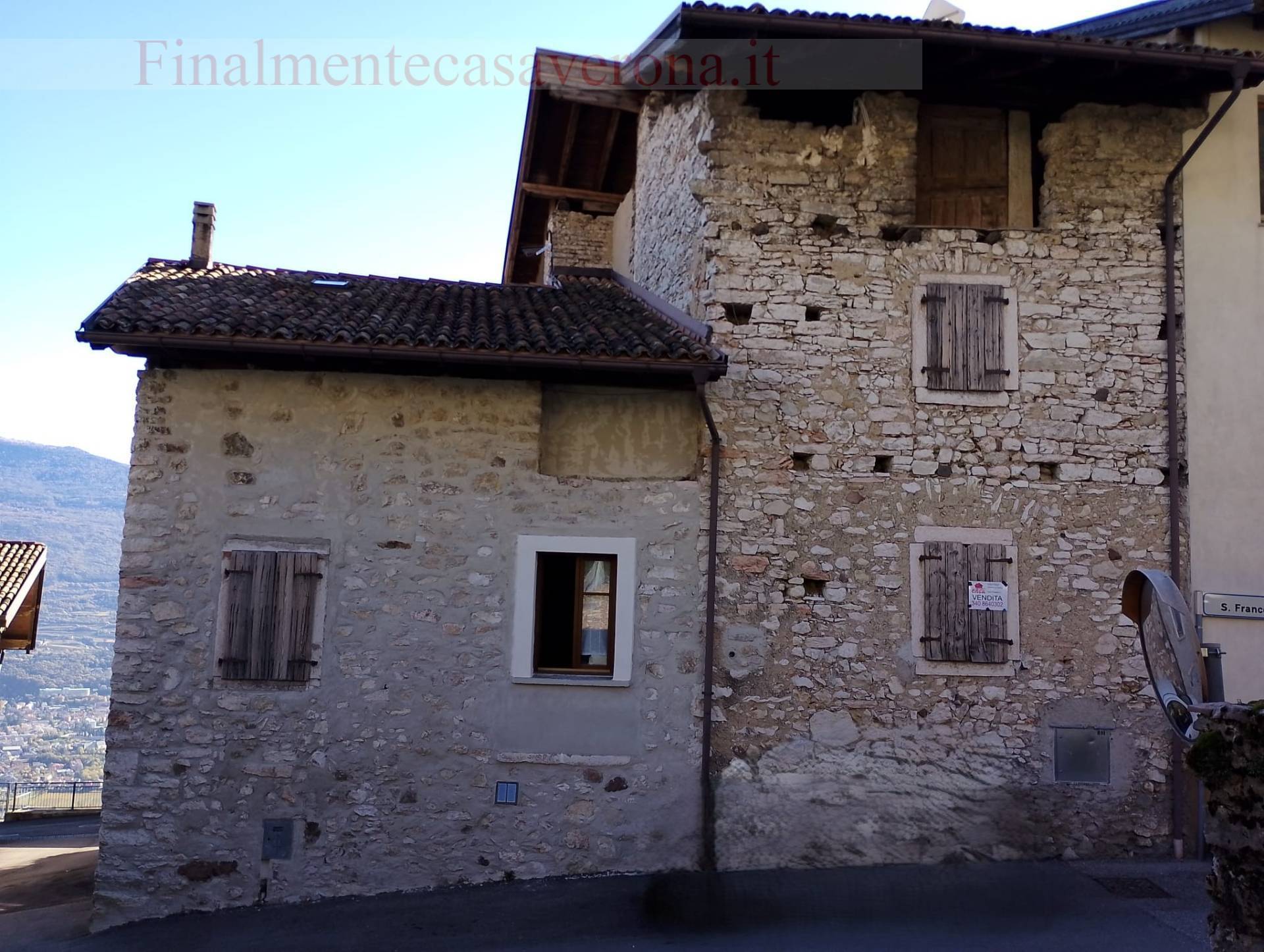 Rustico in vendita a Isera, Patone