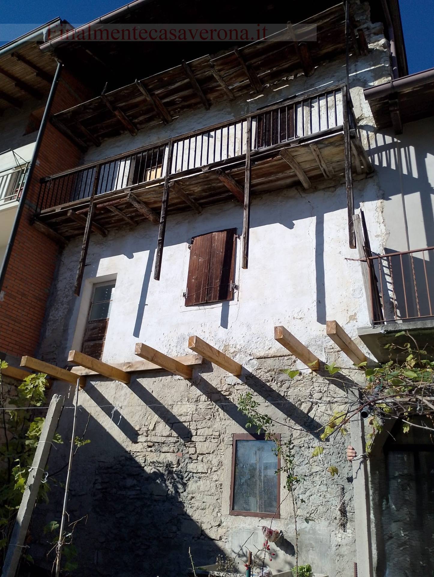 Rustico in vendita a Isera, Patone