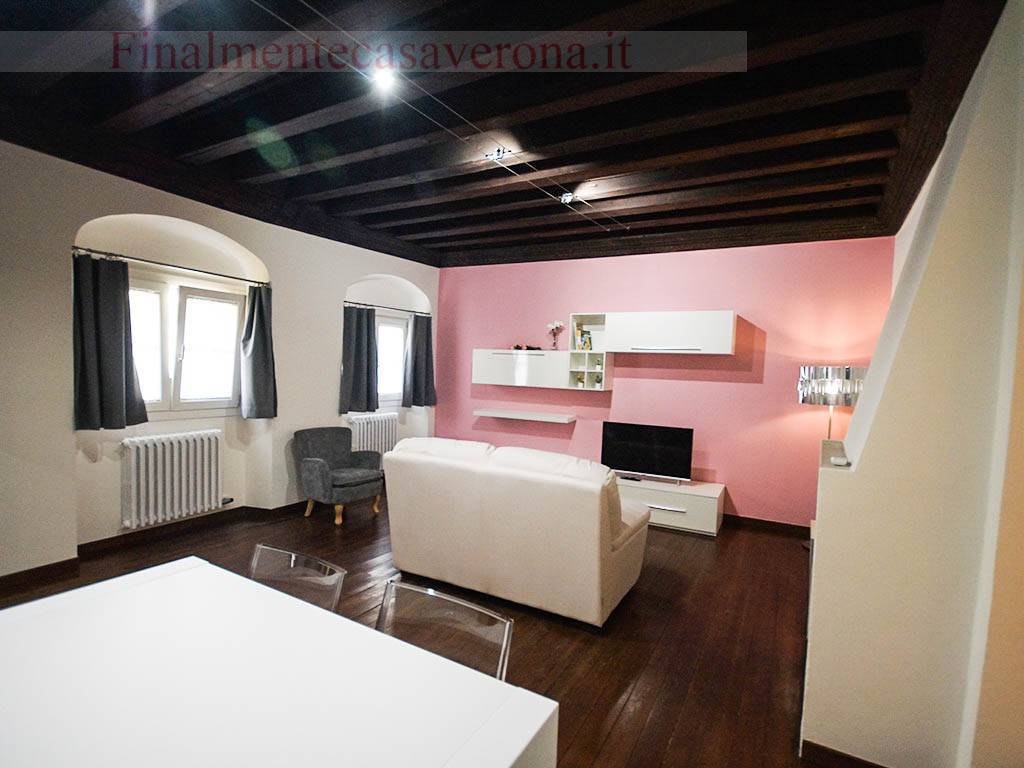Appartamento in affitto a Verona, Centro storico