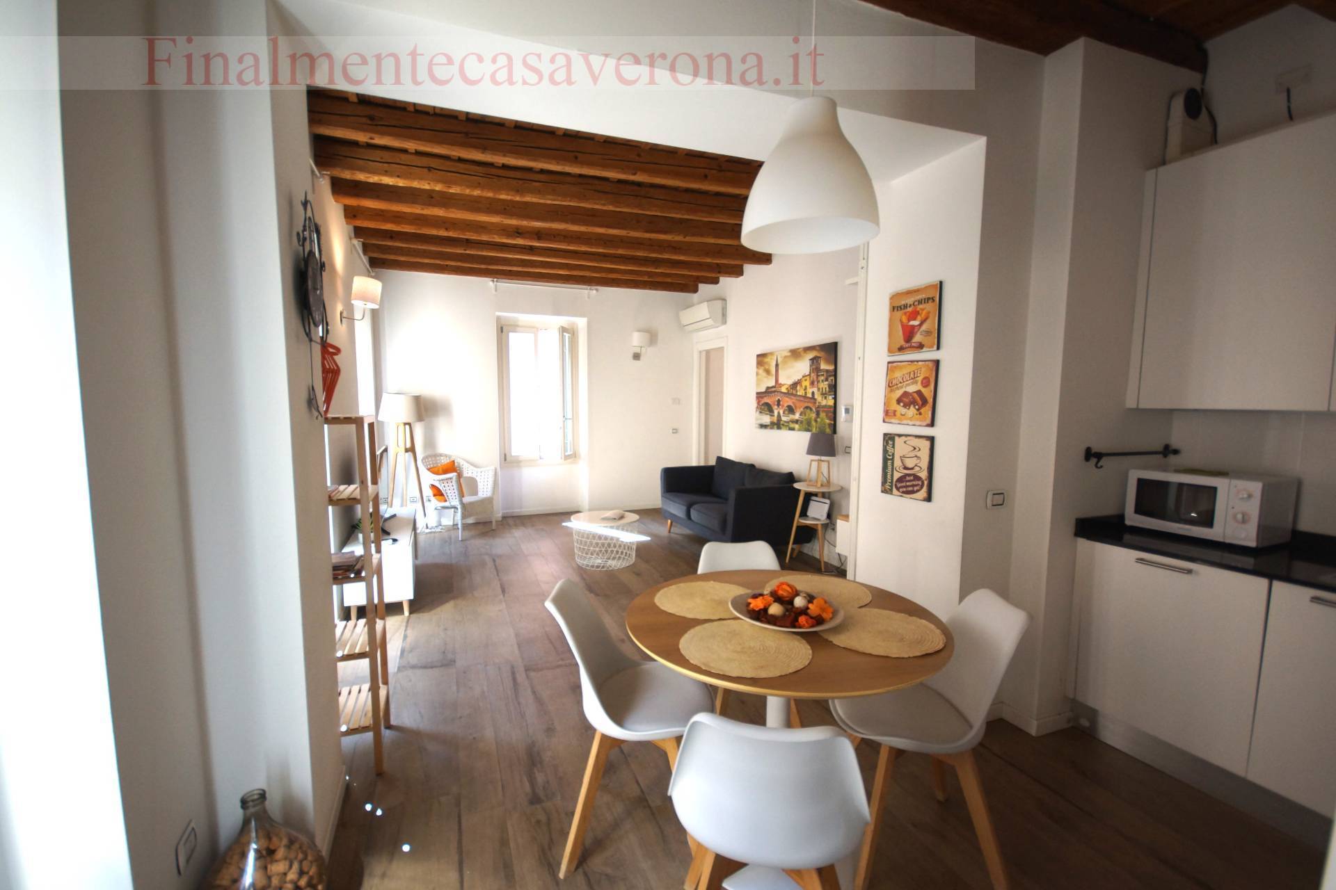 Appartamento in affitto a Verona, Centro storico