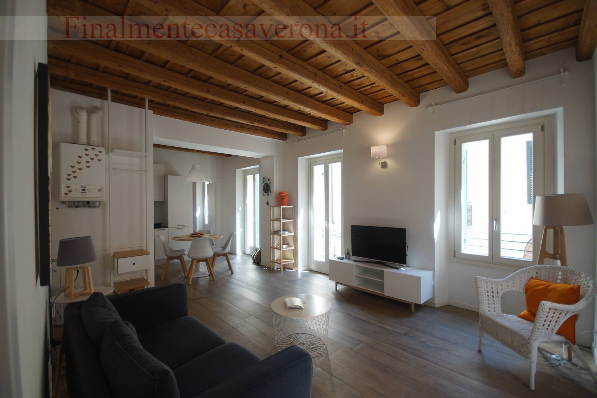 Appartamento in affitto a Verona, Centro storico