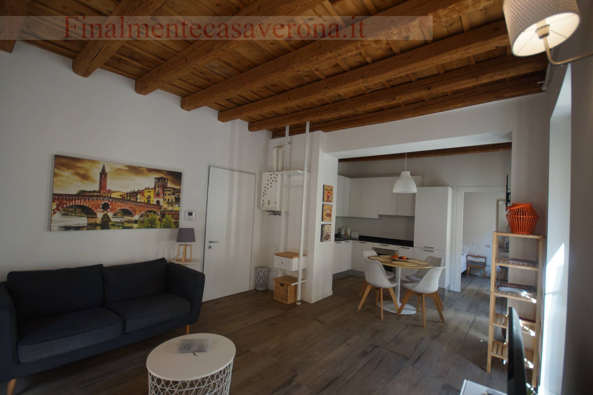 Appartamento in affitto a Verona, Centro storico