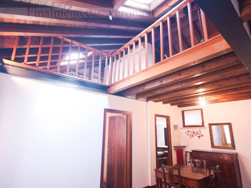 Appartamento Duplex in Affitto in affitto a Verona, Centro storico