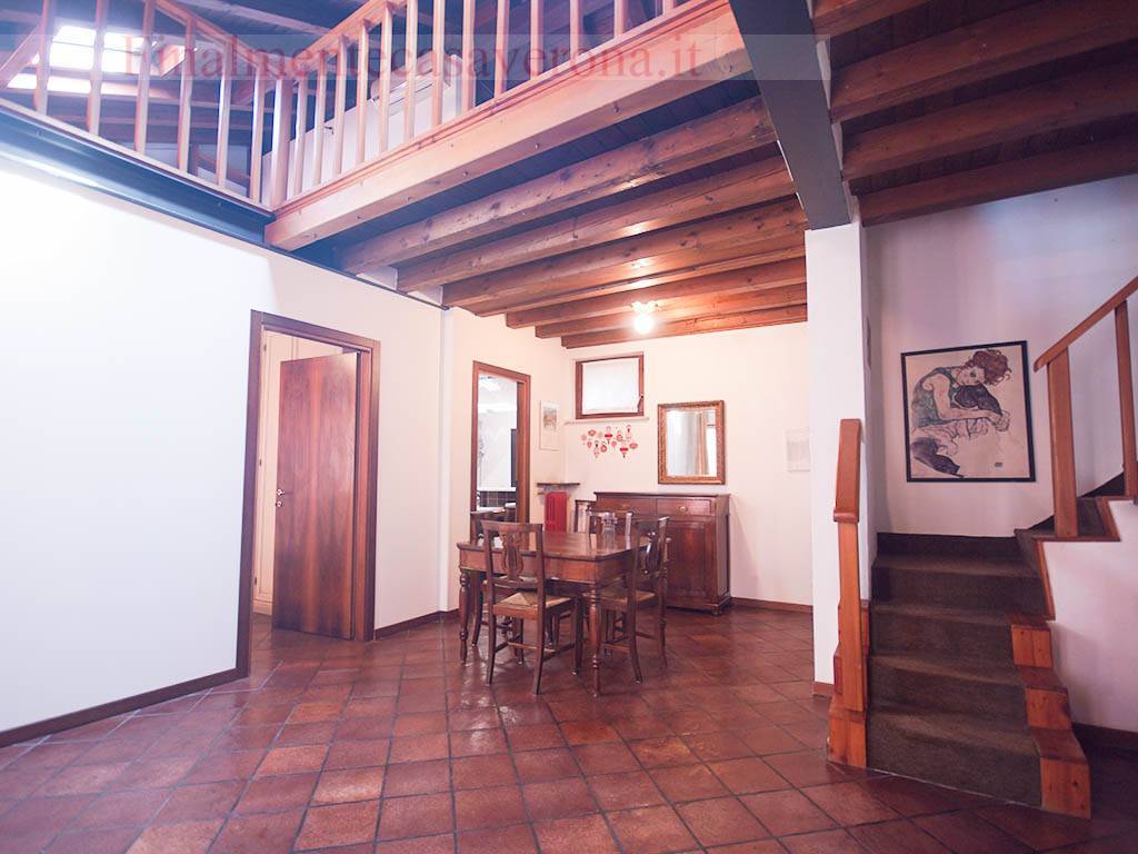 Appartamento Duplex in Affitto in affitto a Verona, Centro storico