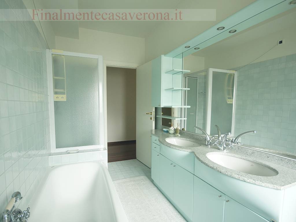 Appartamento in vendita a Verona, Stadio