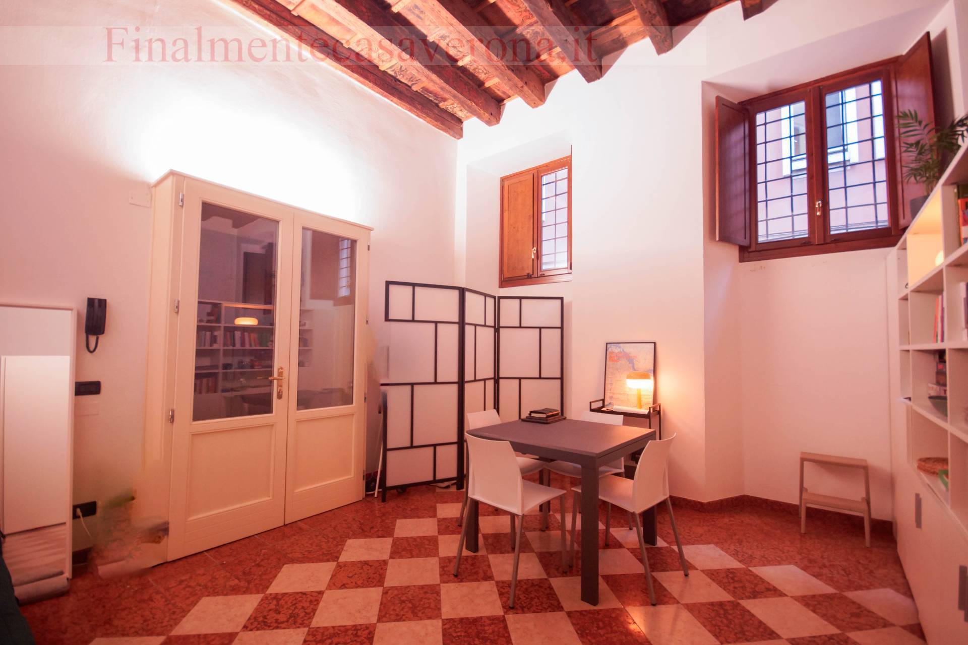 Appartamento in affitto a Verona, Centro storico