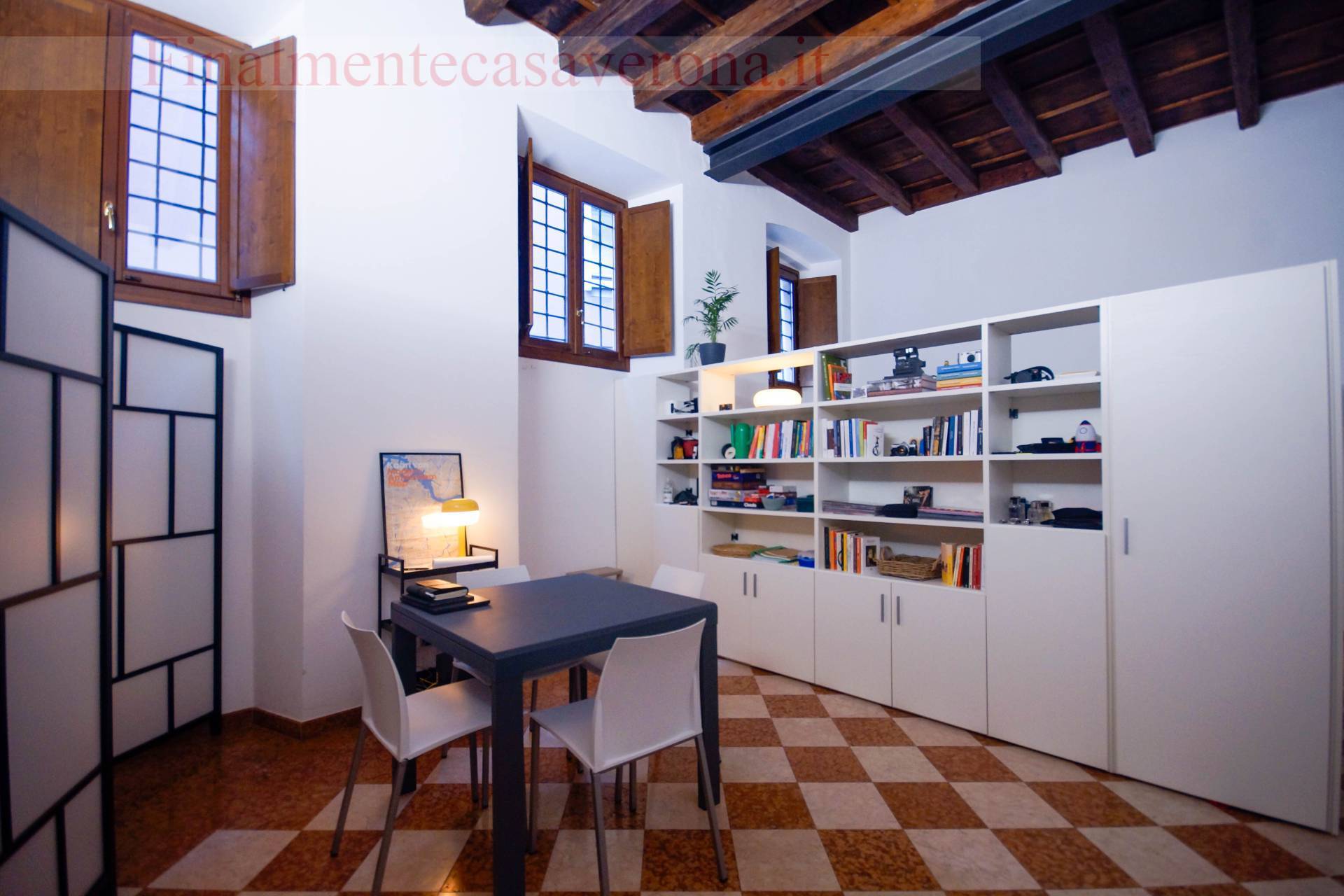 Appartamento in affitto a Verona, Centro storico