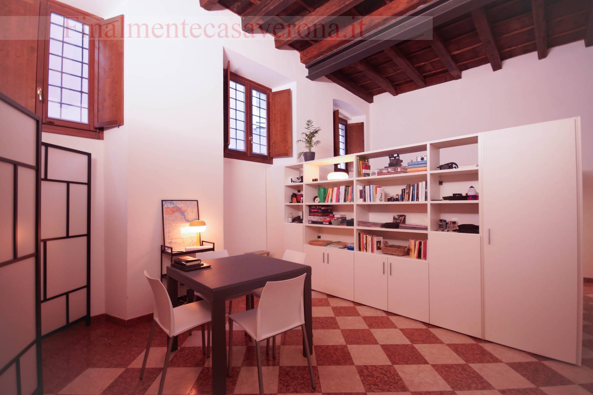 Appartamento in affitto a Verona, Centro storico