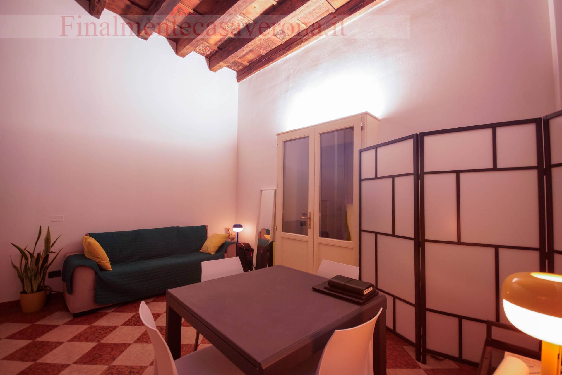 Appartamento in affitto a Verona, Centro storico