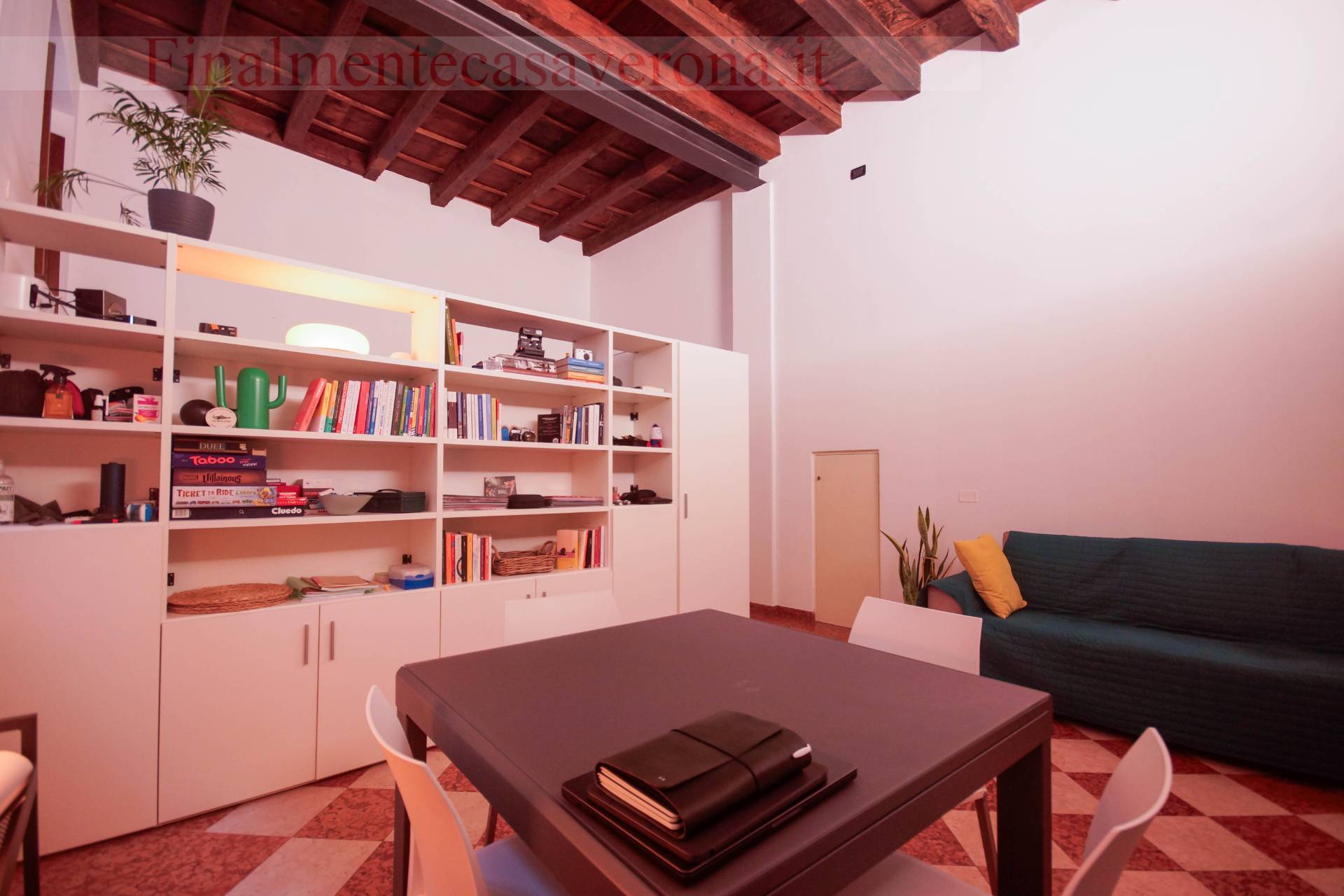 Appartamento in affitto a Verona, Centro storico