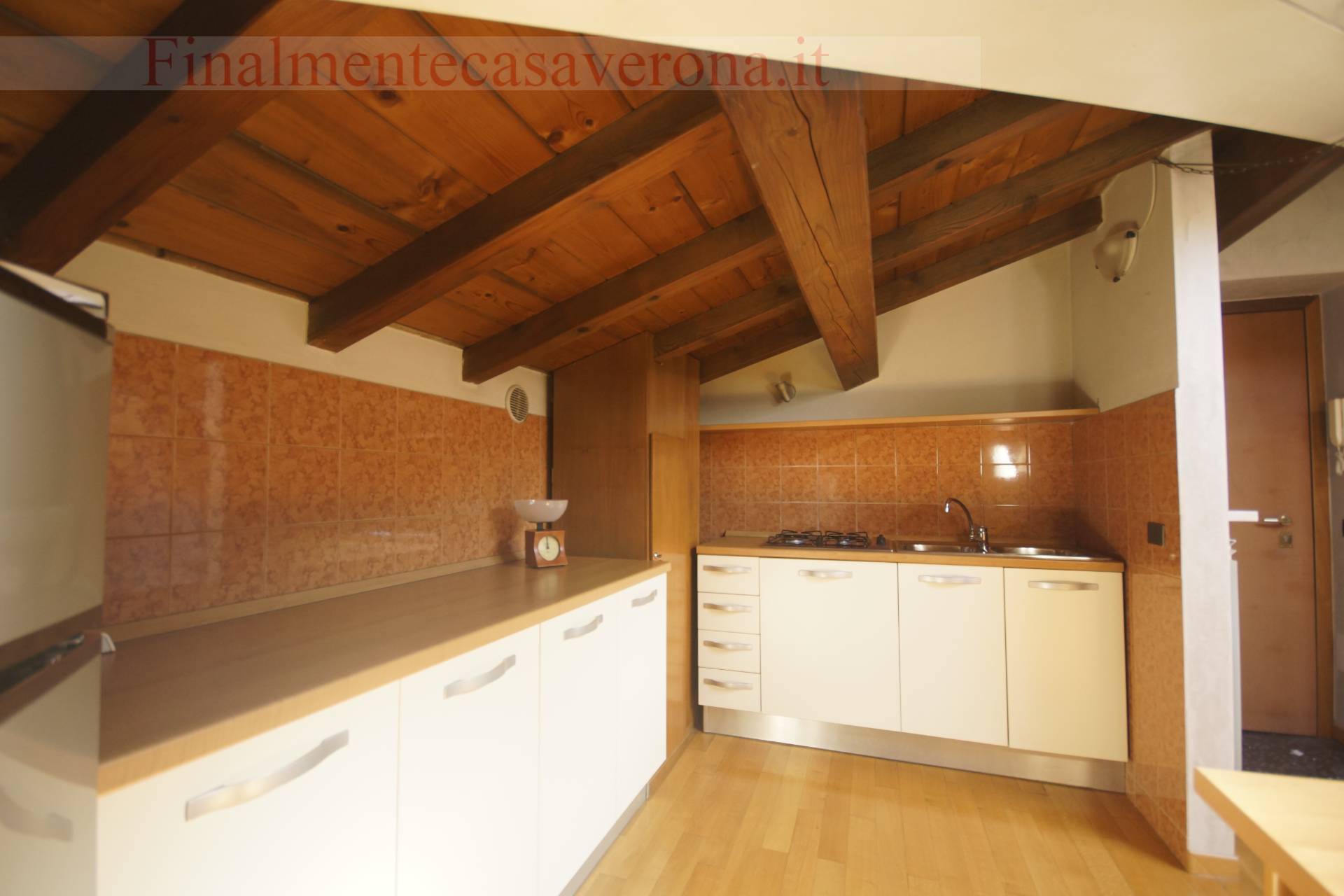 Appartamento in affitto a Verona, Centro storico