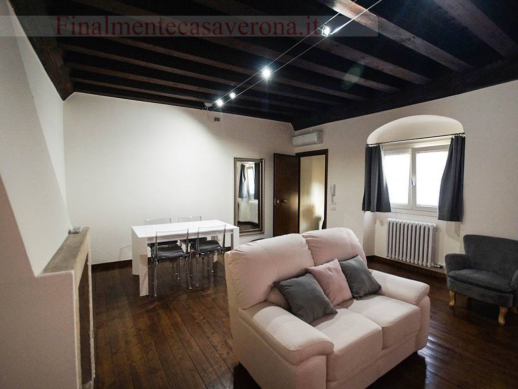 Appartamento in affitto a Verona, Centro storico