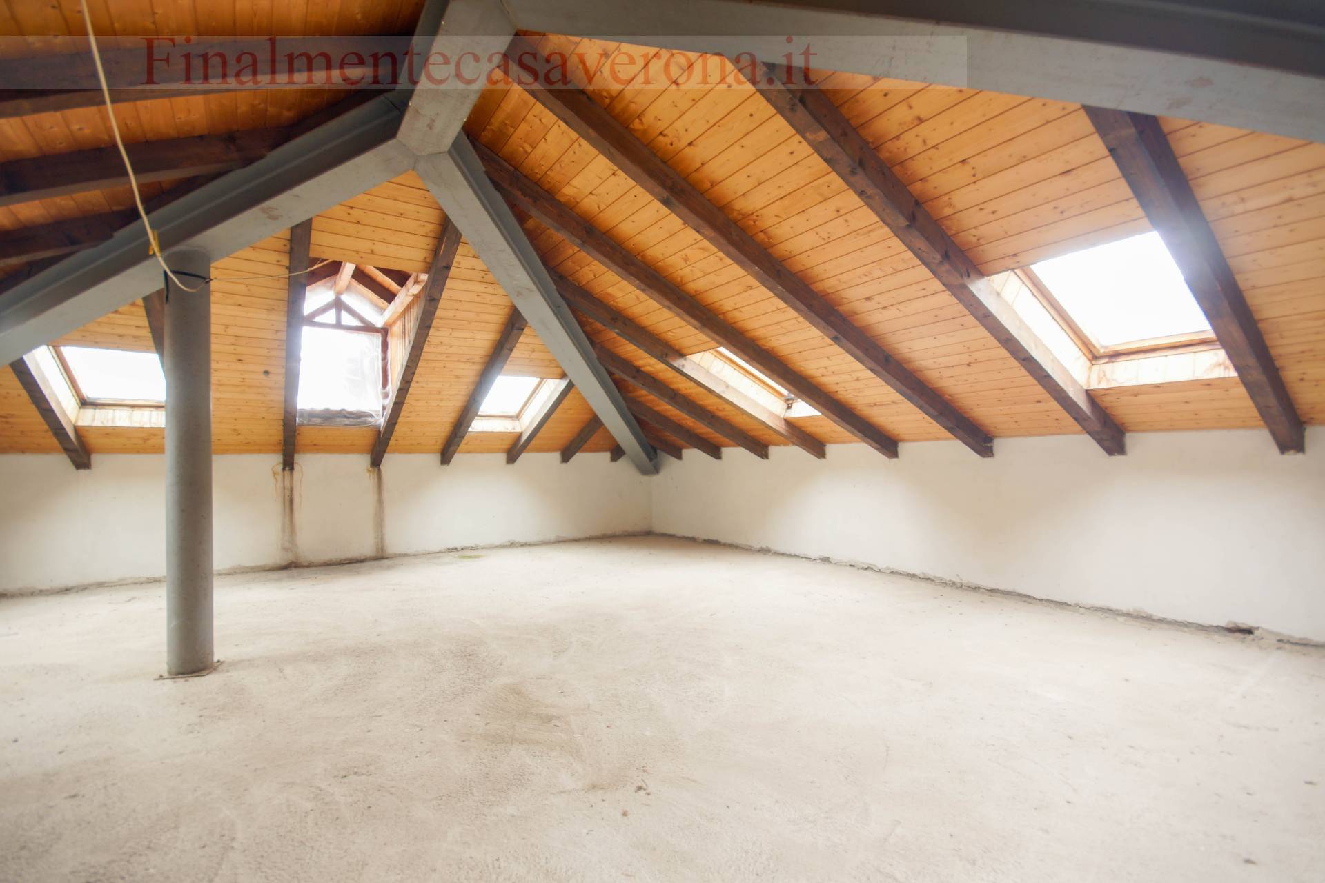 Palazzina 3 piani fuori terra in Vendita in vendita a Cembra Lisignago