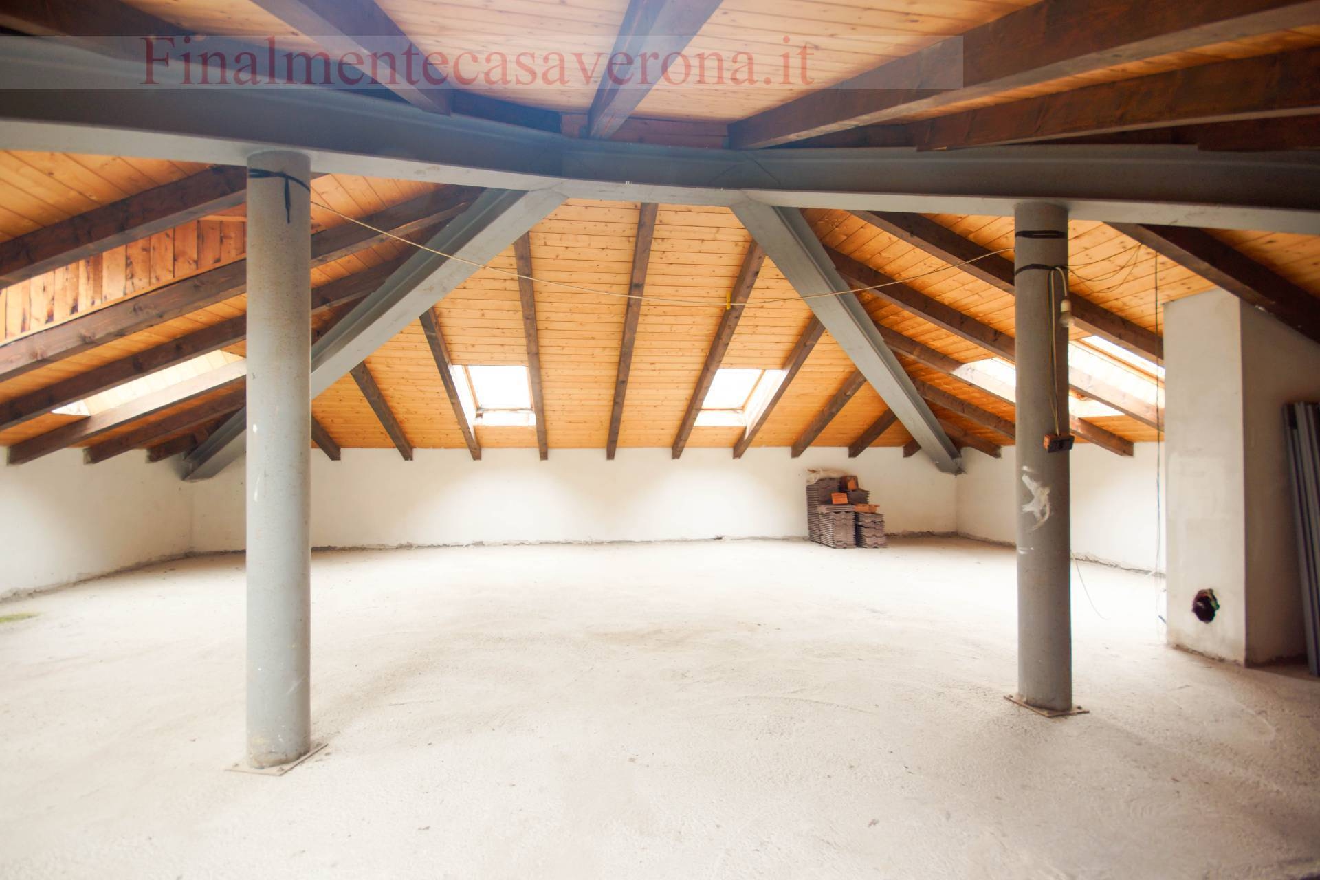 Palazzina 3 piani fuori terra in Vendita in vendita a Cembra Lisignago
