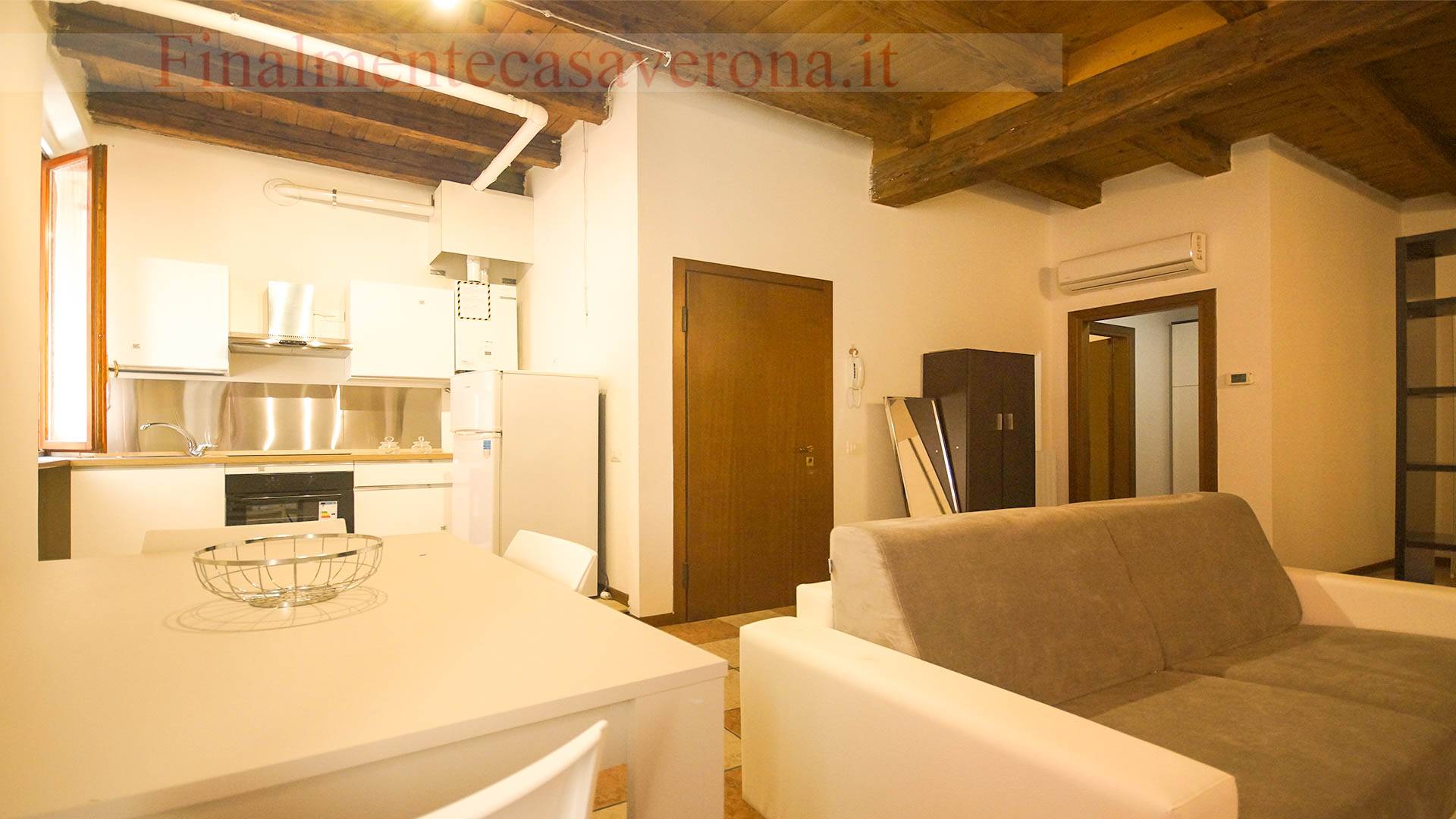 Appartamento in affitto a Verona, Centro storico