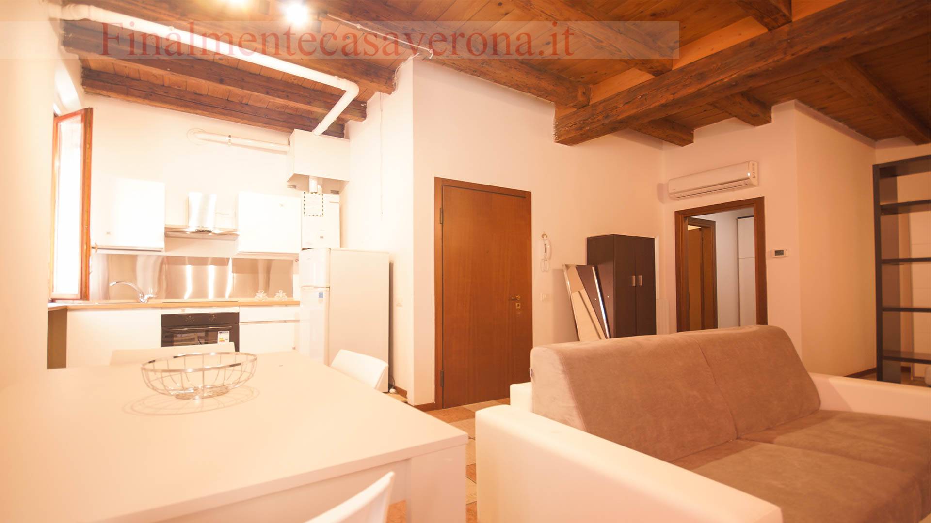 Appartamento in affitto a Verona, Centro storico