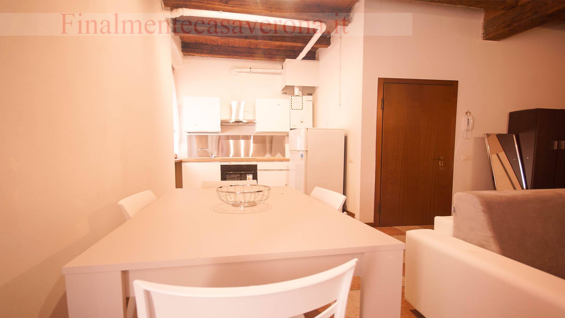 Appartamento in affitto a Verona, Centro storico
