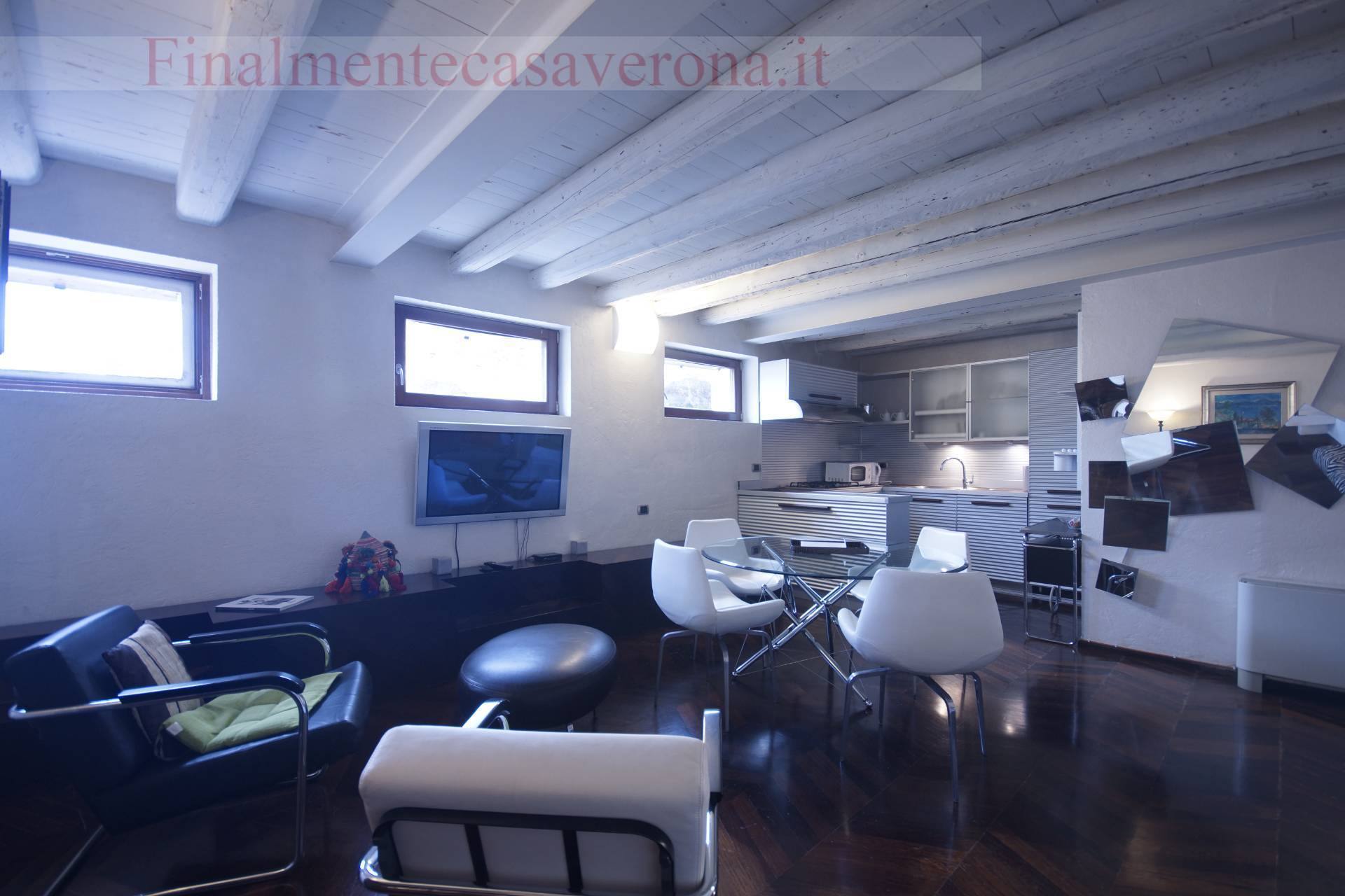 Appartamento in affitto a Verona, Centro storico