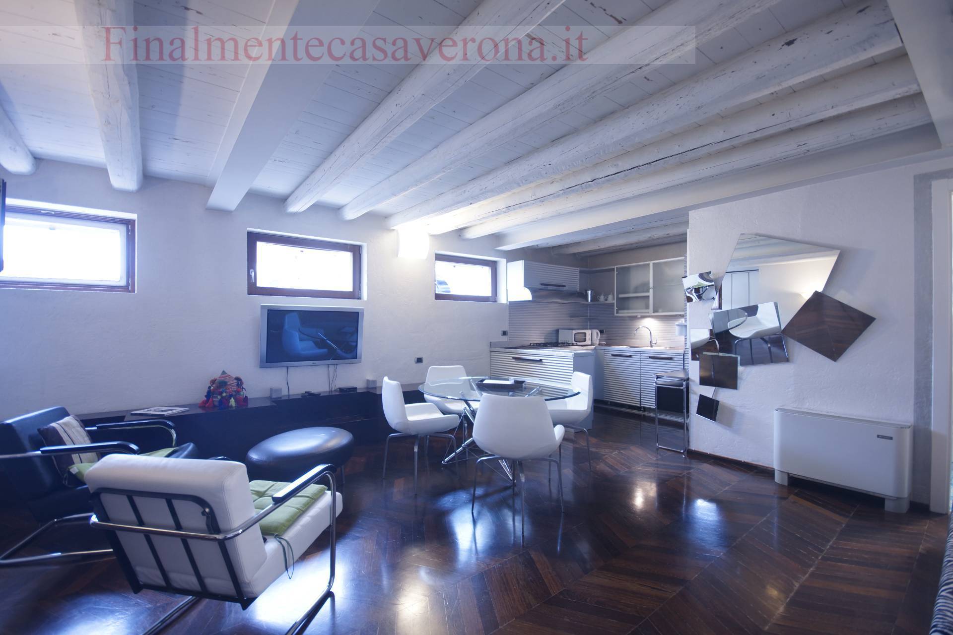 Appartamento in affitto a Verona, Centro storico
