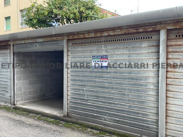 Box/Garage 26mq in vendita a Cupra Marittima