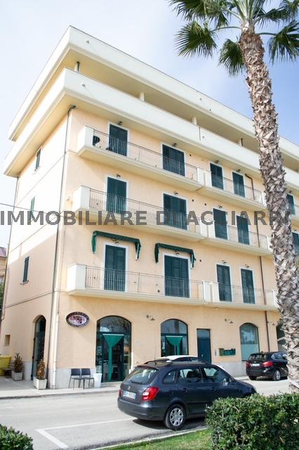 Appartamento in vendita in lungomare viale nazario sauro, Cupra Marittima