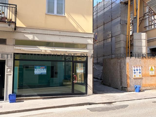 Locale commerciale in vendita in corso vittorio emanuele, Cupra Marittima