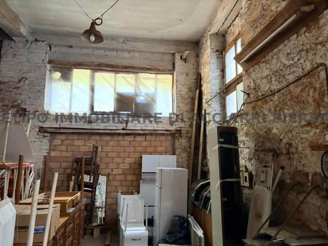 Magazzino da ristrutturare, Cupra Marittima centro