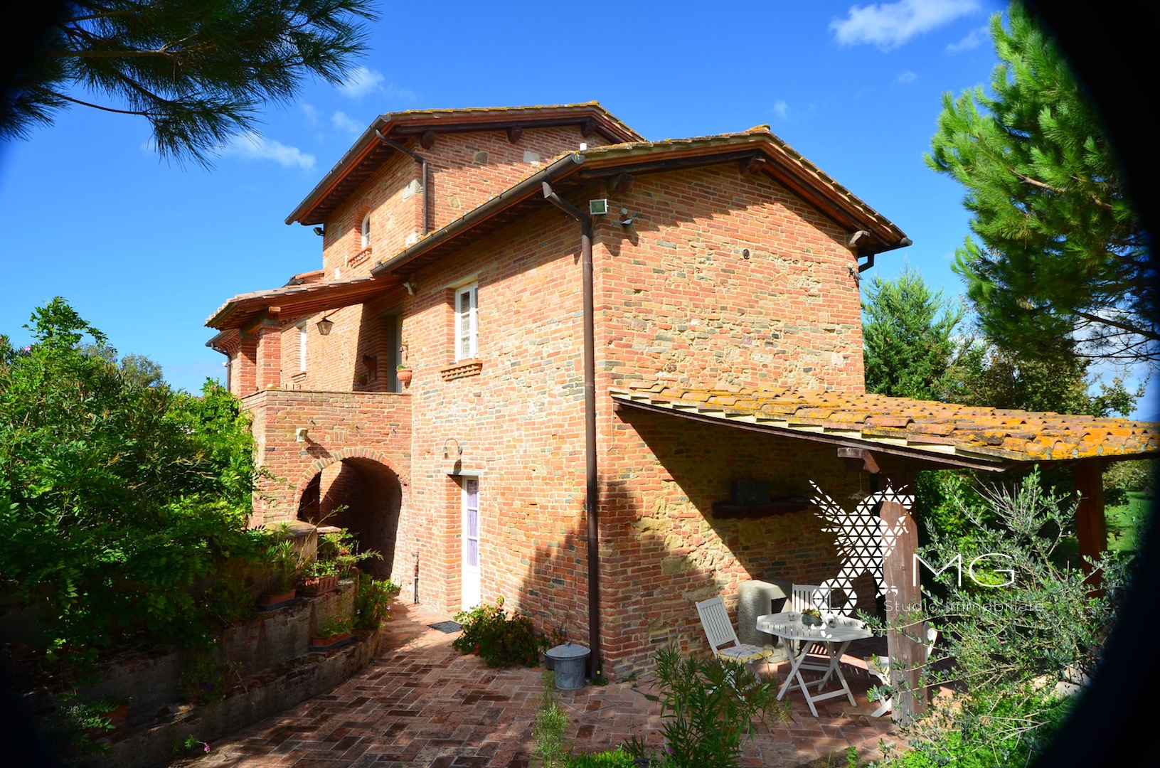 Contry House Toscana in vendita a Livorno