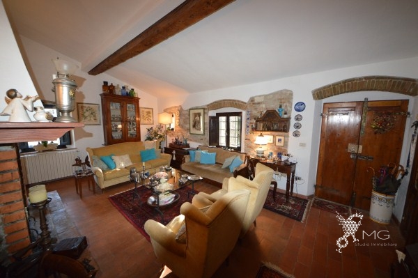 Porzione di Casa colonica in vendita a Rosignano Marittimo, Rosignano Solvay