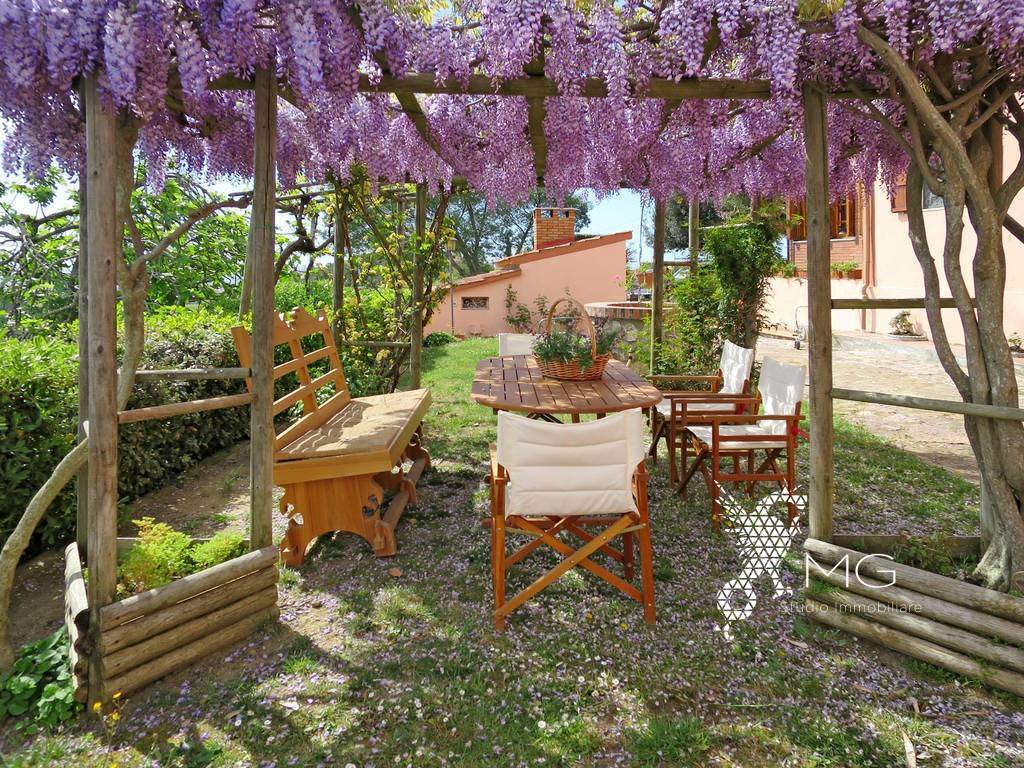 Casa Colonica in vendita a Rosignano Marittimo