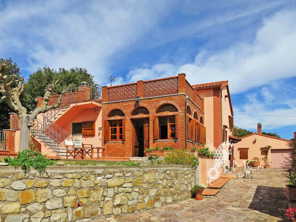 Casa Colonica in vendita a Rosignano Marittimo