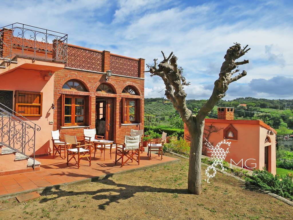 Casa Colonica in vendita a Rosignano Marittimo